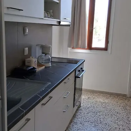 Mandilaria Family House Apartman *