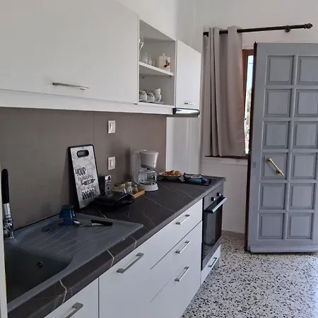 Mandilaria Family House